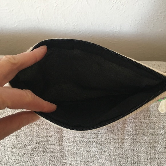 Pouch/Wristlet - Picture 3 of 3